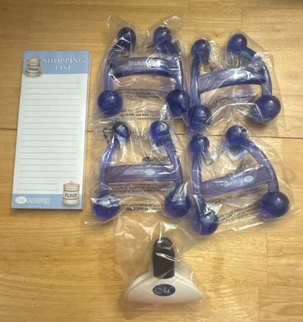 Creative Memories Lot: 4 Blue Plastic Massagers, 1 Chip Clip, 1 Magnetic Shoppin